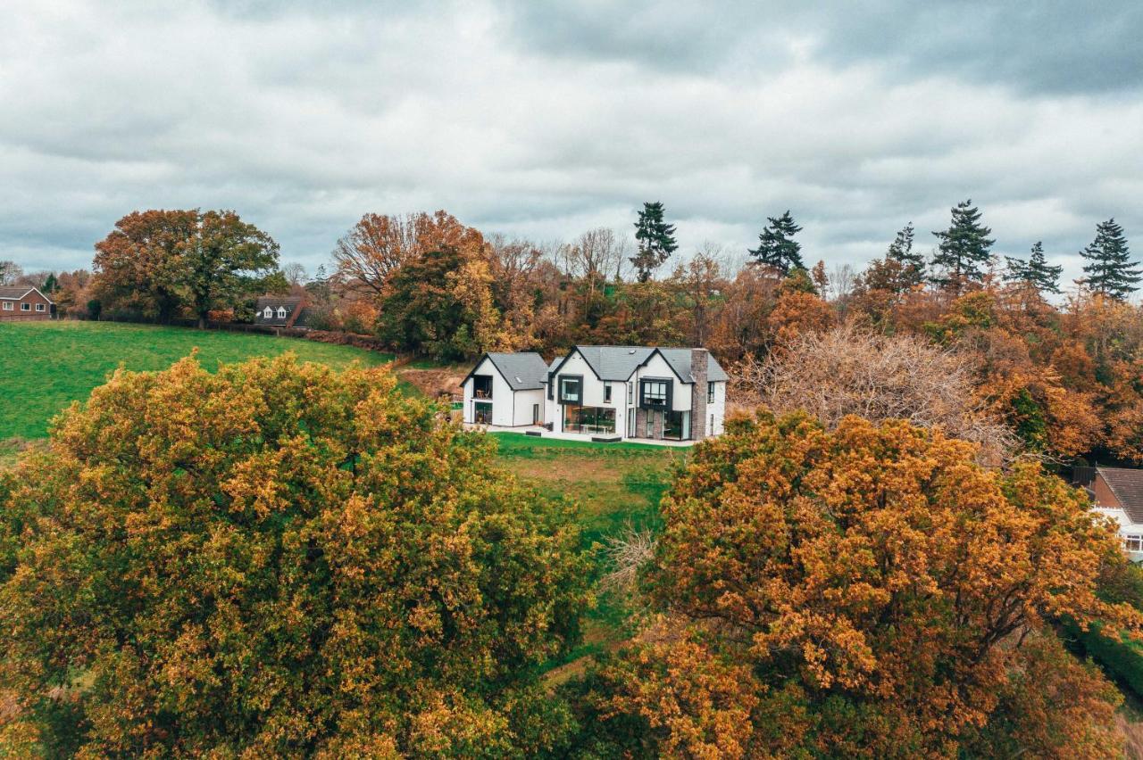 The Loft Studio Apartment - Above Detached New Build Garage Llanymynech Bagian luar foto